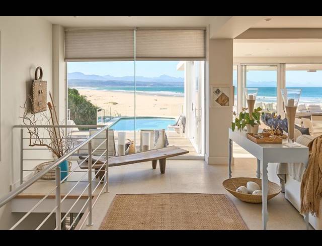 7 BEDROOM PROPERTY TO RENT IN PLETTENBERG BAY CENTRAL